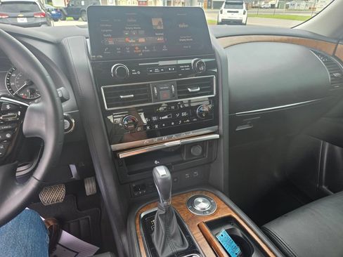Used 2023 Nissan Armada SL w/ Captain's Chairs Package RWD image 10