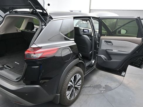 Used 2023 Nissan Rogue SV FWD image 34