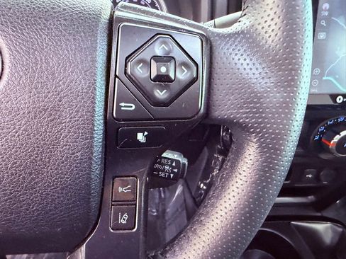 Used 2021 Toyota 4Runner TRD Off-Road Premium w/ Moonroof Package AWD/4WD image 22