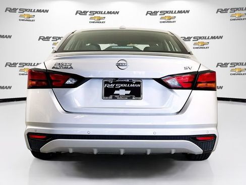 Used 2024 Nissan Altima 2.5 SV FWD image 6