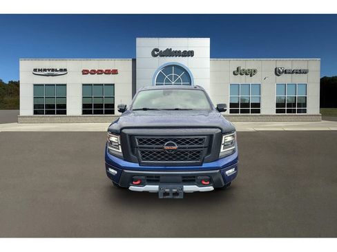 Used 2021 Nissan Titan PRO-4X w/ Pro-4x Convenience Package AWD/4WD image 8