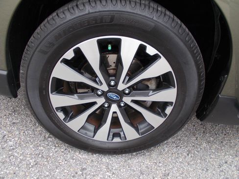 Used 2015 Subaru Outback 2.5i Limited AWD/4WD image 11