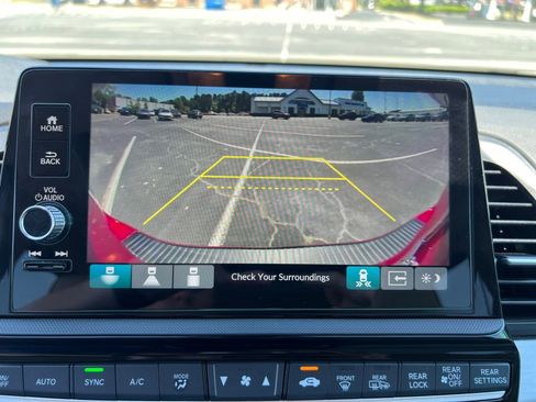 Certified 2025 Honda Odyssey Touring image 19