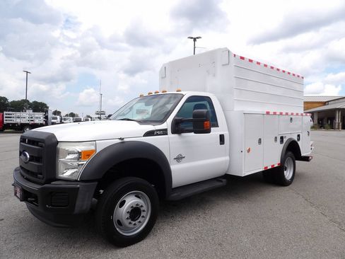 Used 2016 Ford F550 2WD Regular Cab Super Duty image 3