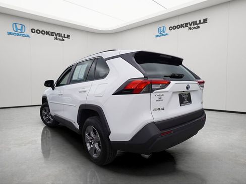 Used 2024 Toyota RAV4 LE AWD/4WD image 8