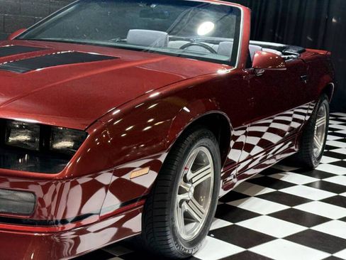 Used 1988 Chevrolet Camaro IROC-Z RWD image 18