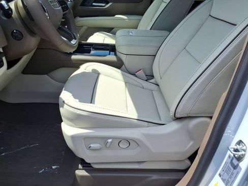 New 2026 GMC Yukon Denali w/ Denali Reserve Package AWD/4WD image 14