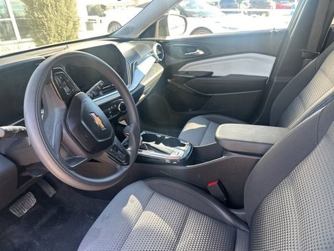 Used 2024 Chevrolet Trax LT image 10