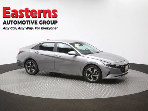 Used 2023 Hyundai Elantra SEL w/ Convenience Package FWD image 42
