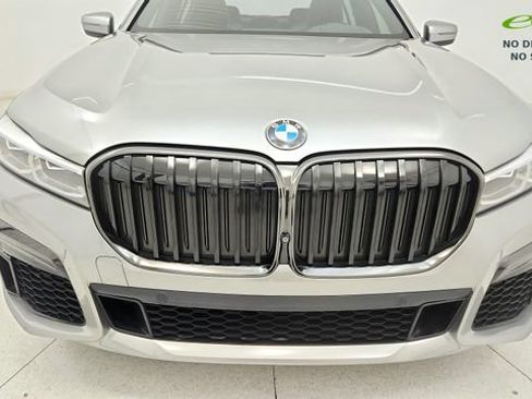Used 2022 BMW 750i xDrive w/ M Sport Package AWD/4WD image 16