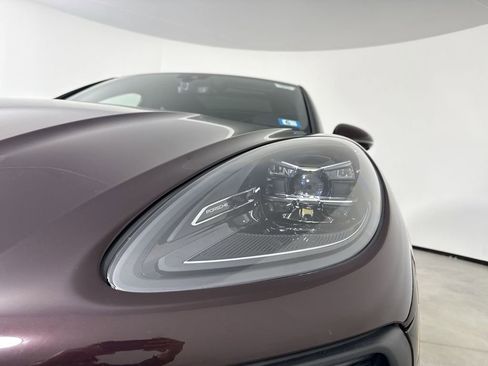 Certified 2024 Porsche Macan S AWD/4WD image 11