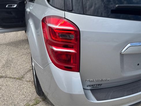 Used 2017 Chevrolet Equinox LT image 25