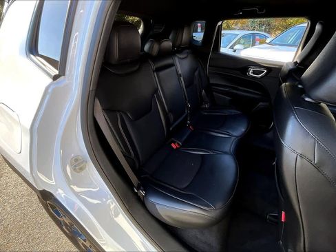 Used 2023 Jeep Compass Trailhawk image 18