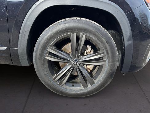 Certified 2022 Volkswagen Atlas Cross Sport SEL R-Line image 17