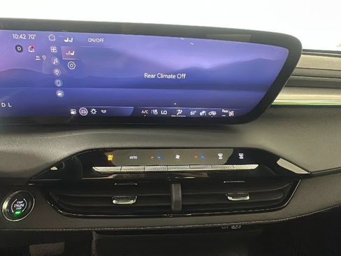 Used 2025 Buick Enclave Avenir w/ Trailering Package, 5000 lbs. FWD image 26