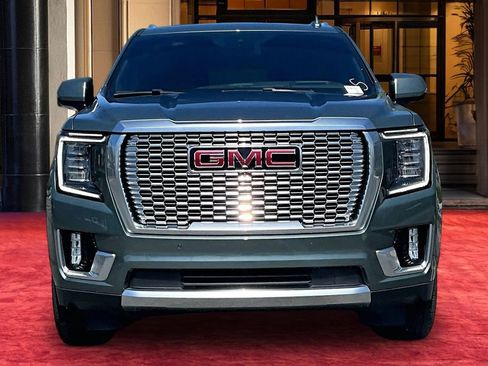 Used 2024 GMC Yukon Denali RWD image 3