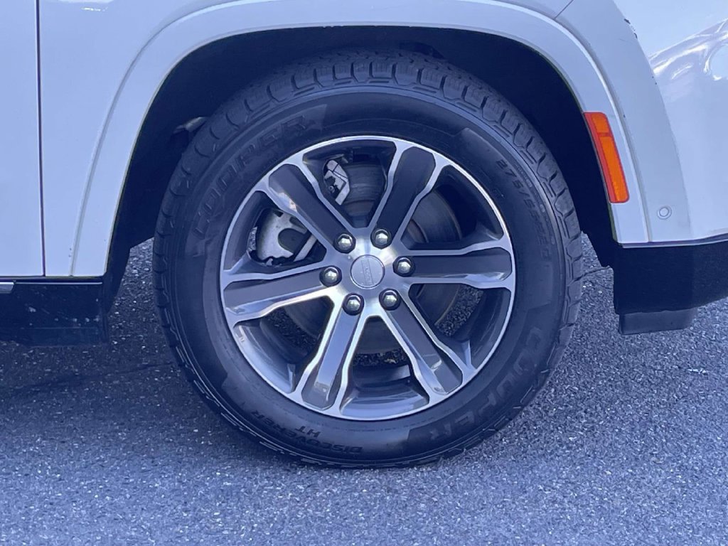 Certified 2023 Jeep Grand Wagoneer 4WD image 10