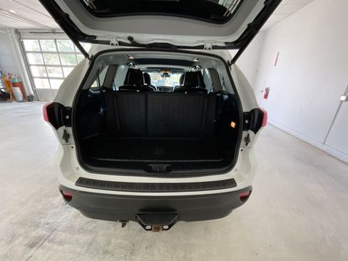Used 2019 Toyota Highlander SE AWD/4WD image 25
