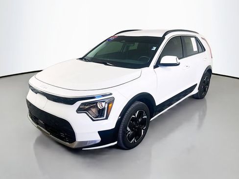 Used 2025 Kia Niro Wind w/ Wind Preserve Package FWD image 4