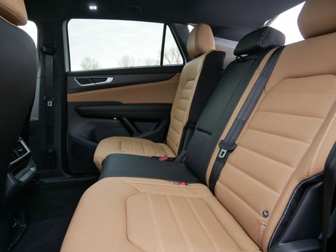 New 2026 Volkswagen Atlas Cross Sport SEL R-Line image 5