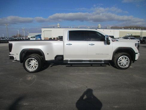 Used 2024 GMC Sierra 3500 Denali w/ Denali Reserve Package image 3