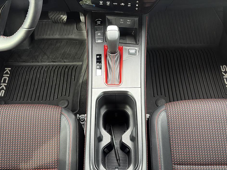 Certified 2026 Nissan Kicks SR FWD image 33