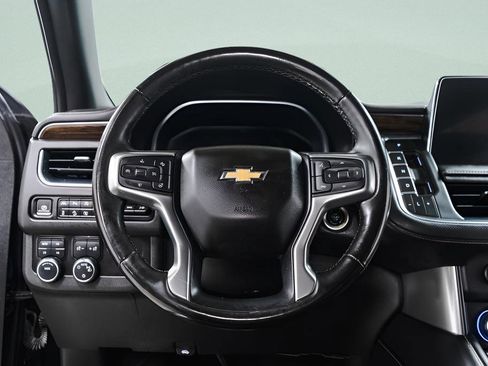 Used 2023 Chevrolet Suburban Premier AWD/4WD image 9