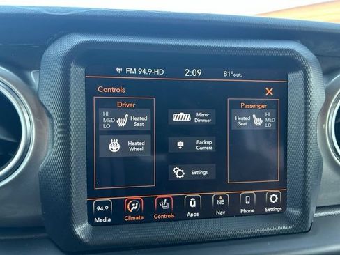 Used 2020 Jeep Wrangler Unlimited Sahara w/ Dual Top Group AWD/4WD image 35