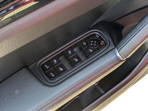 Used 2021 Porsche Cayenne S AWD/4WD image 11