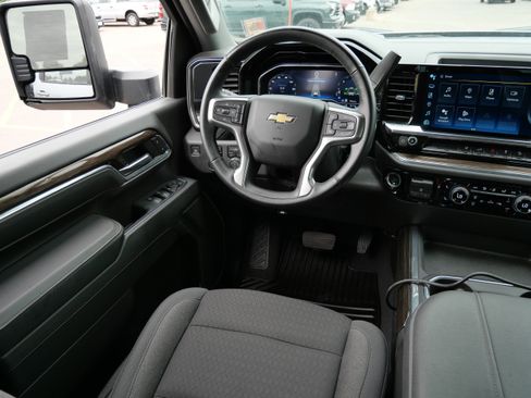 Used 2024 Chevrolet Silverado 3500 LT w/ Convenience Package AWD/4WD image 9