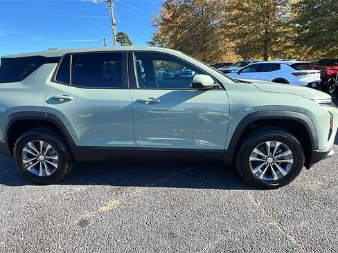 New 2026 Chevrolet Equinox LT image 4