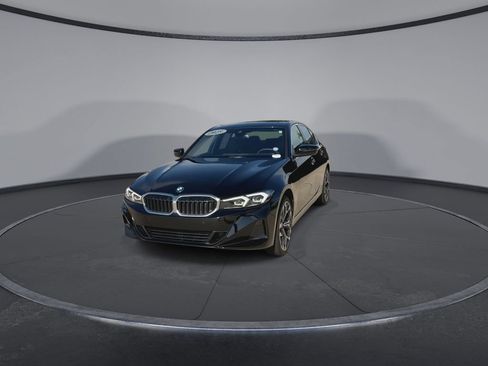 Used 2025 BMW 330i Sedan w/ Convenience Package RWD image 4