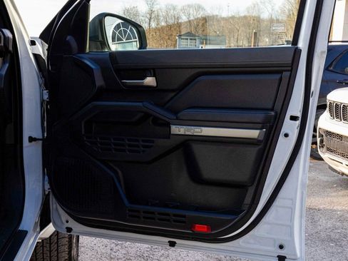 Used 2024 Toyota Tacoma TRD Sport image 13