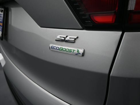 Used 2018 Ford Escape SE image 35