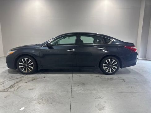 Used 2017 Nissan Altima 2.5 SV FWD image 10