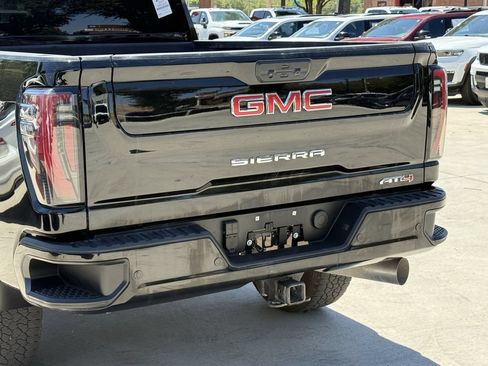 Used 2025 GMC Sierra 2500 AT4 AWD/4WD image 6