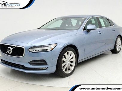 Used 2018 Volvo S90 T6 Momentum w/ Convenience Package
