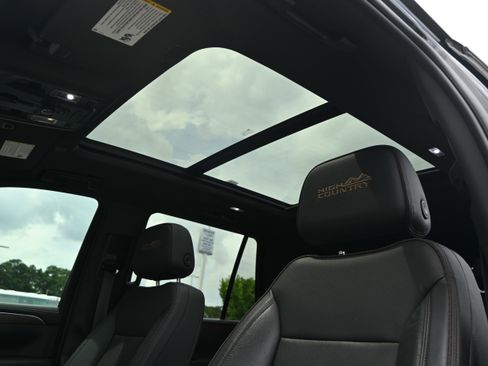 Used 2022 Chevrolet Tahoe High Country AWD/4WD image 30