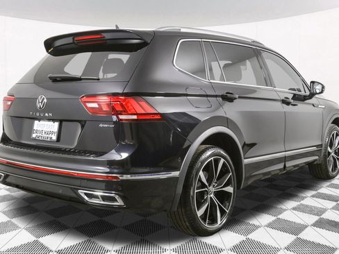Used 2024 Volkswagen Tiguan SEL R-Line image 16