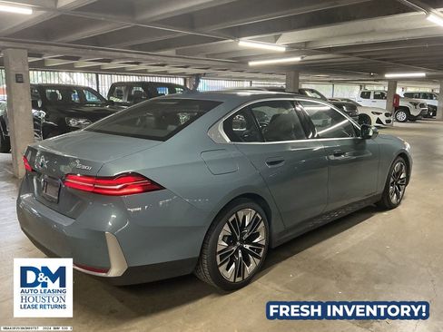 Used 2024 BMW 530i w/ Premium Package image 5