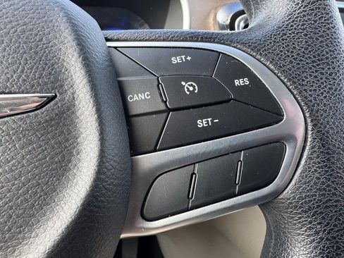 Used 2020 Chrysler Voyager Lxi image 19