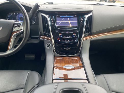 Used 2016 Cadillac Escalade 2WD image 10