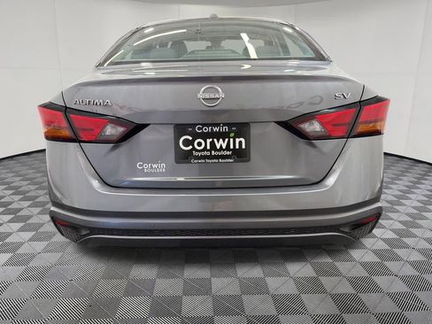 Used 2024 Nissan Altima 2.5 SV FWD image 5
