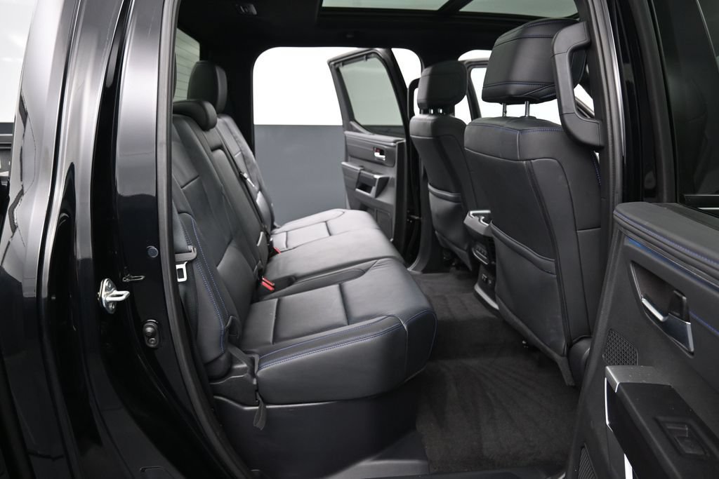 Used 2024 Toyota Tundra Platinum AWD/4WD image 32