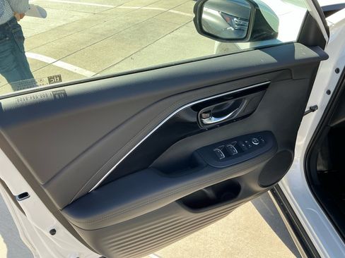 Used 2025 Acura ADX AWD image 31