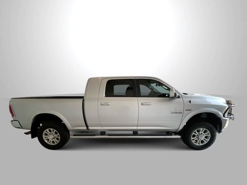 Used 2018 RAM 2500 Laramie AWD/4WD image 9