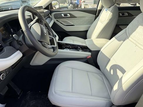 New 2026 Ford Explorer Platinum AWD/4WD image 25