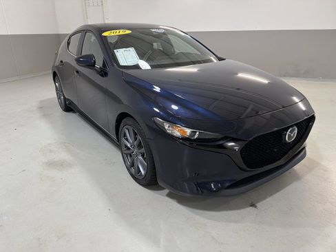 Used 2019 MAZDA MAZDA3 Hatchback FWD image 4