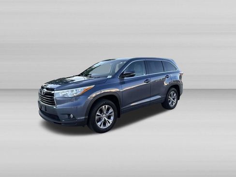 Used 2015 Toyota Highlander Plus AWD/4WD image 10