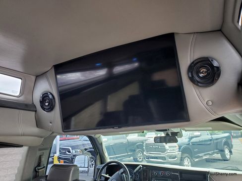 Used 2020 GMC Savana 2500 Extended w/ Enhanced Convenience Package RWD image 33